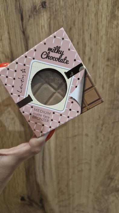 Lovely bronzer puder  do twarzy Milky Chocolate