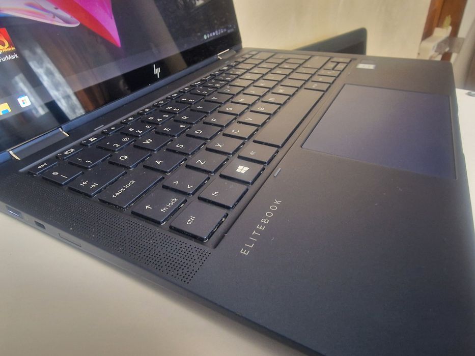 Ексклюзивний Ультратонкий Hp i7-8565U/ОЗУ 16Gb/Nvme m2 256Gb/UHD 2Gb