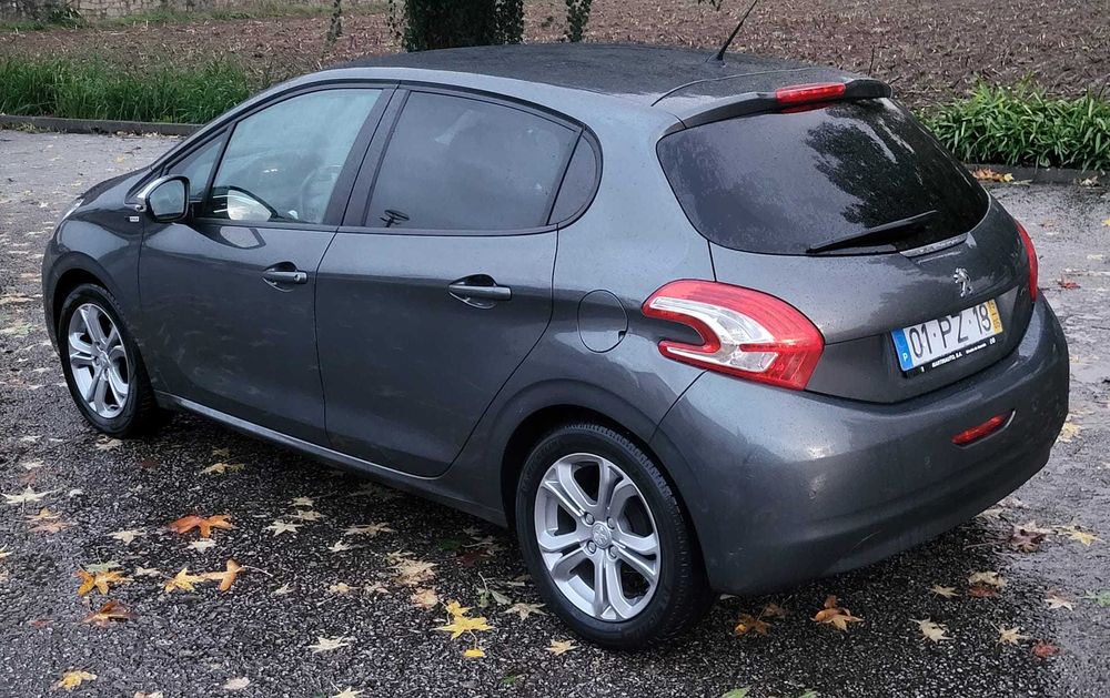 Peugeot 208 1.2 style 41.200 km Nacional Revisões na marca