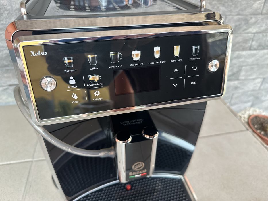 Кавомашина Saeco Xelsis SM7580 кавоварка з капучинатором