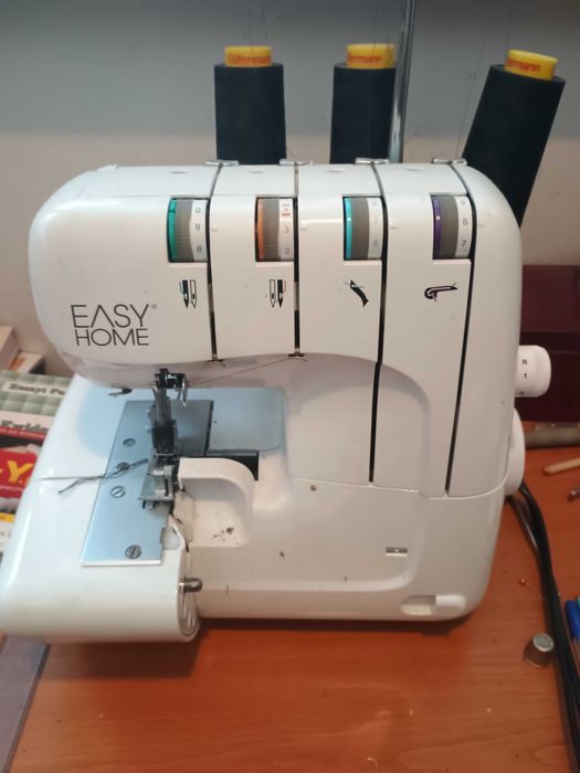 Overlock  czteronitkowy