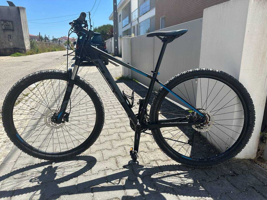 Bicicleta MTB Cube Attention 29''