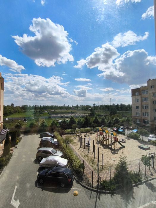 Продам 1-кімнатну ЖК Дмитрівський