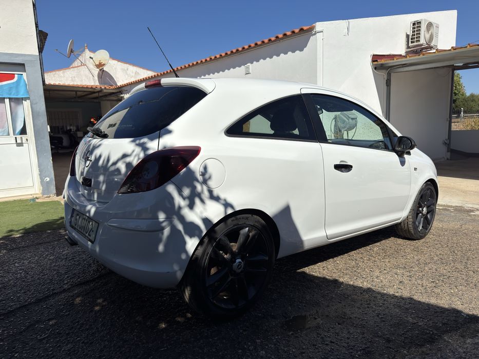 Vendo Opel Corsa Black Edition 1.2 — photo 3
