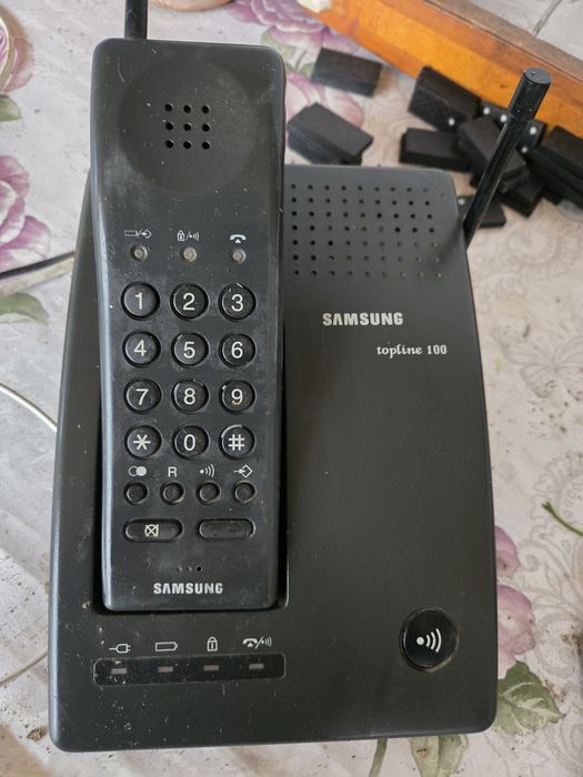 Стационарный телефон Samsung