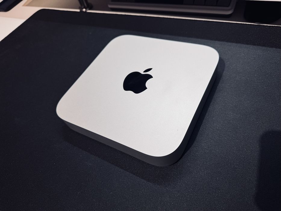 Apple M1 Mac Mini (2020) 16GB / 256 GB + Magic Keyboard + Trackpad