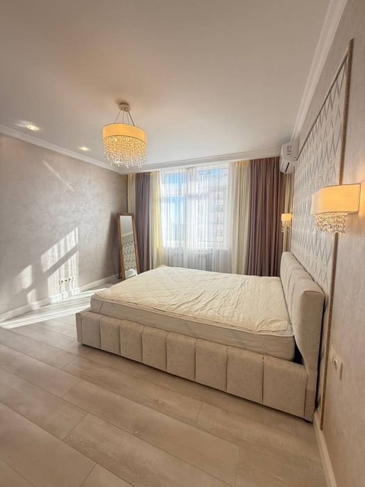 Продаж 2-кімнатної квартири 78 м вул. Липківського, 37-Б ЖК Династія Безнал