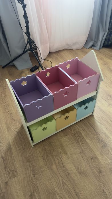 Armário para arrumar brinquedos. Artesanal criança