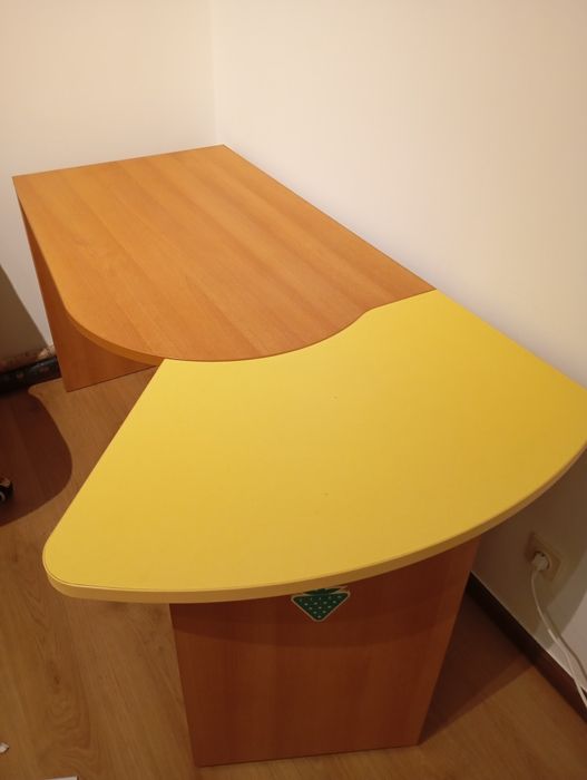 Secretária de madeira