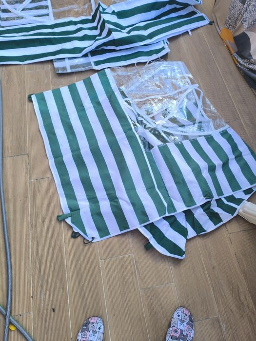 Laterais para pérgula dobrável para jardim não tem a estrutura