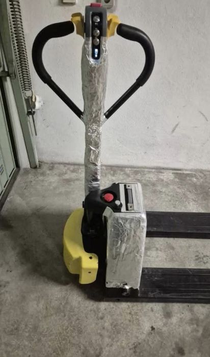 Porta Palete eléctrico modelo: Hyster 1500kg