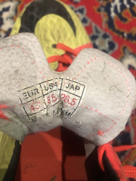 Продам бутсы футбольные