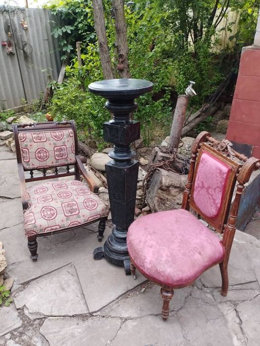 Продам.  Ст аринный под реставрацию