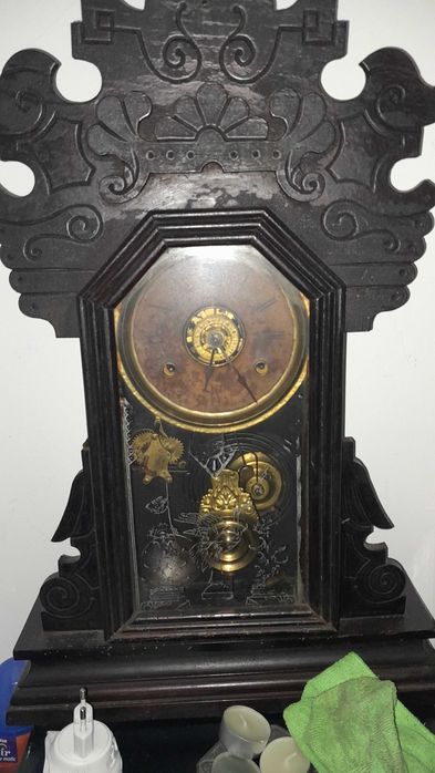 Relogio antigo de madeira antiga