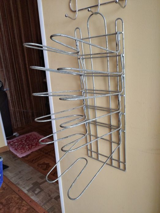 Навесная полочка для крышек