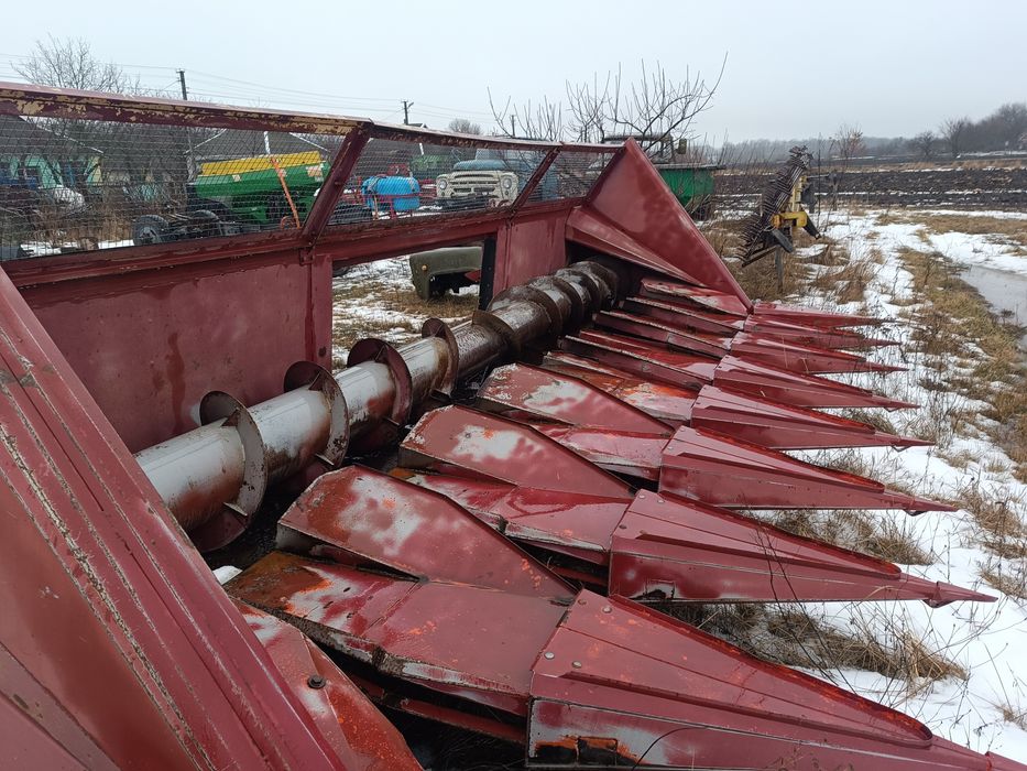 Продам соняшникову жатку Falcon 870