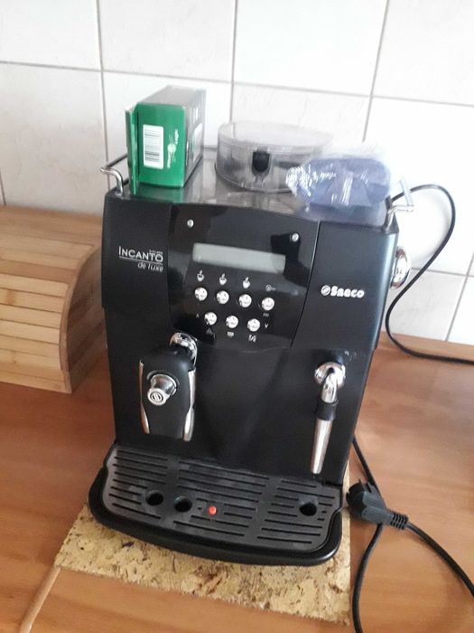 Ekspres do kawy Saeco Incanto de Luxe - kawa w ziarnach + kawa mielona
