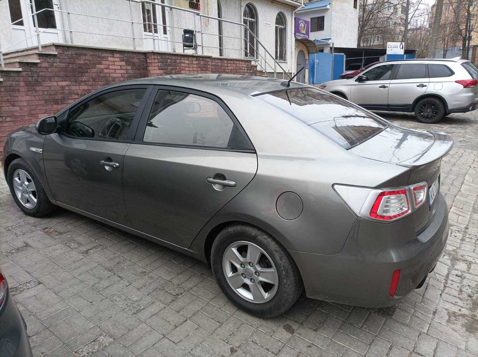 KIA cerato 2010