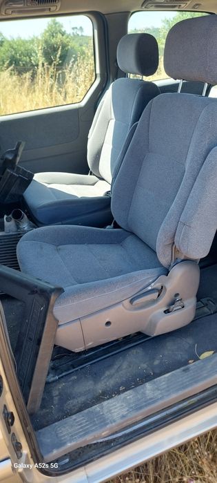 Para peças ou recuperar kia Carnival 2.9TDi 7lugares ano2000 com docum