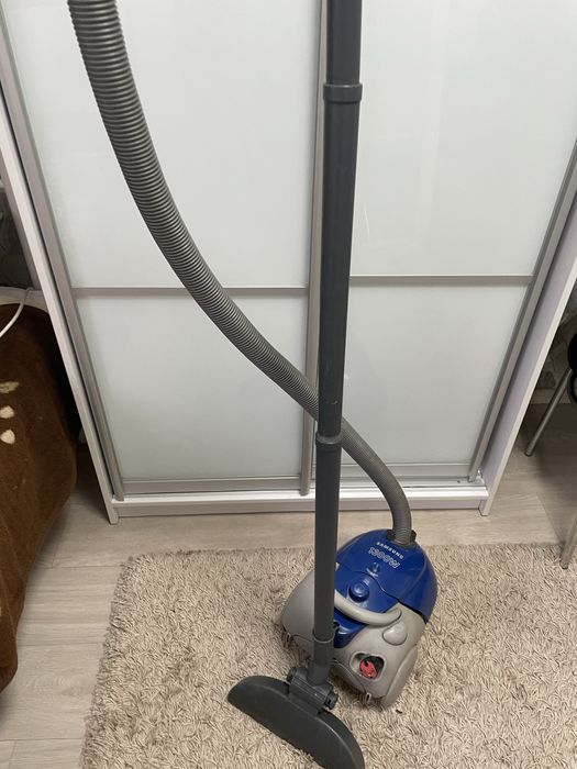 Продам пилосос бу робосий, комплект.