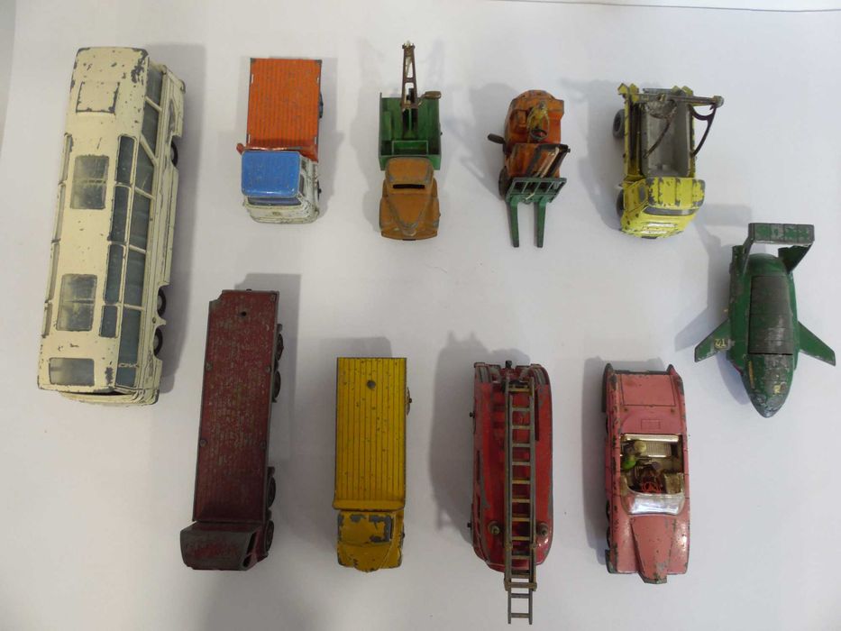 Miniaturas Dinky Toys 1947 a 1977 - Lote I