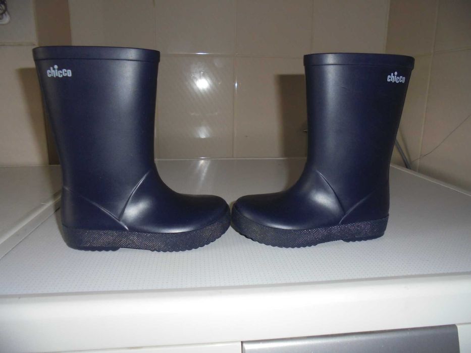 galocha de menina da marca chicco