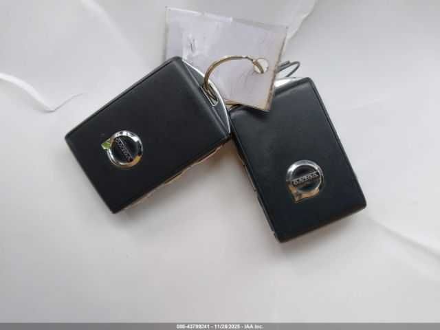 VOLVO XC90 T6 Momentum 2017