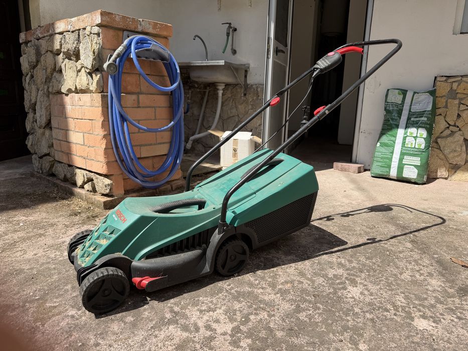 Cortador de relva bosch