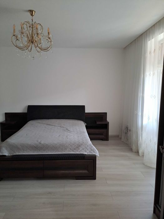 Подобово. Затишний будинок у центрі