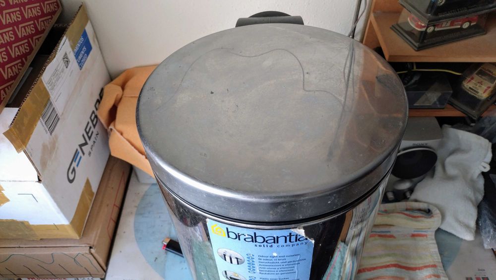 Balde Caixote Lixo Brabantia 12L aço inoxidavel.