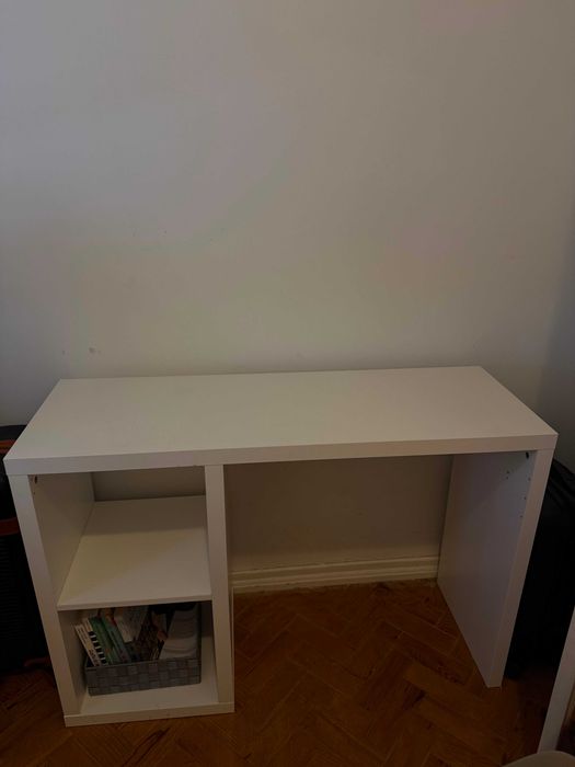 Secretária IKEA KALLAX branca – 2 nichos + painel (usado)
