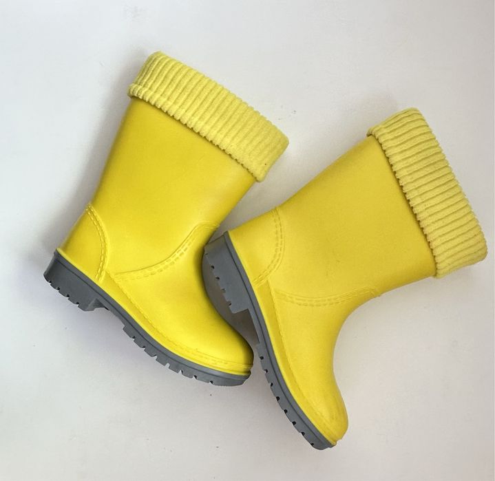 Продам плащ-дощовик ( непромокаючий) для дівчинки (ZARA)