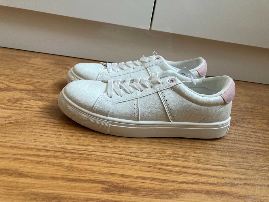 Kubota białe sneakersy 38