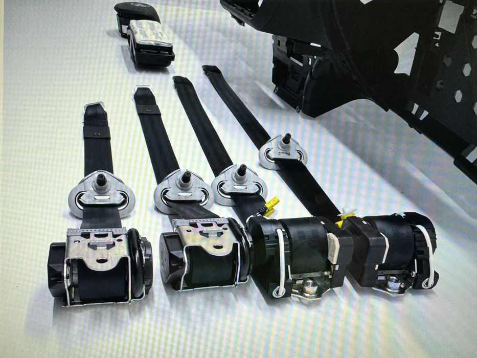 Панель торпеда консоль для Caddy 2016-2022р