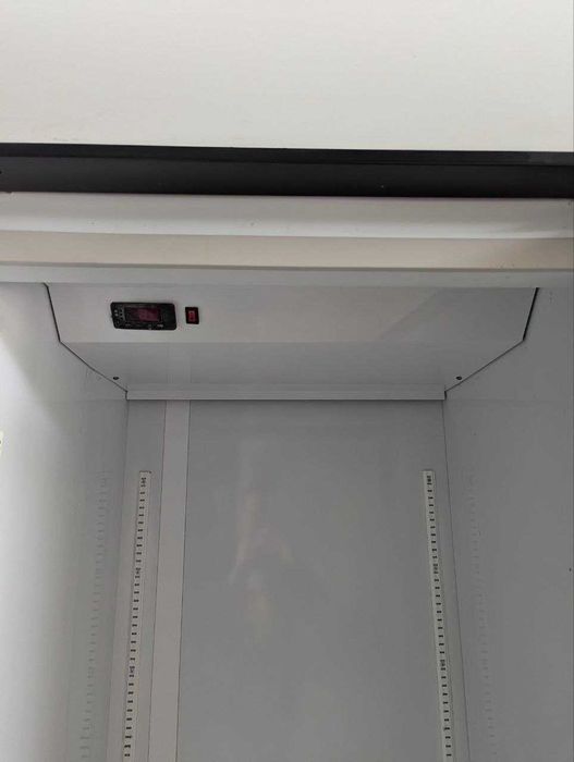 Холодильный шкаф Интер 550, б/у