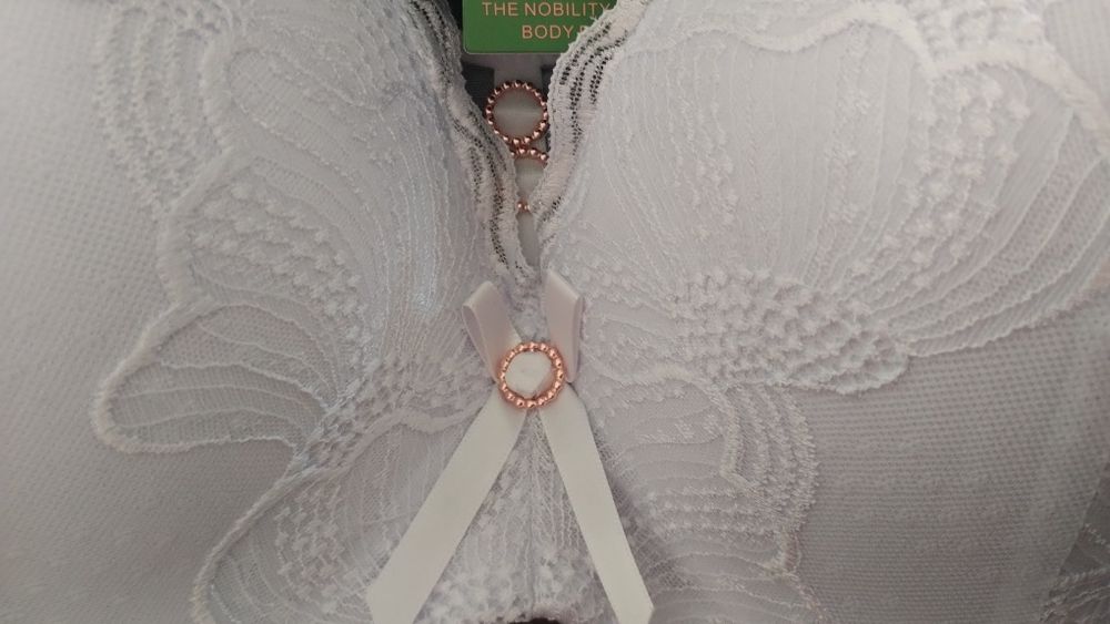 Mega cena magnolia stanik