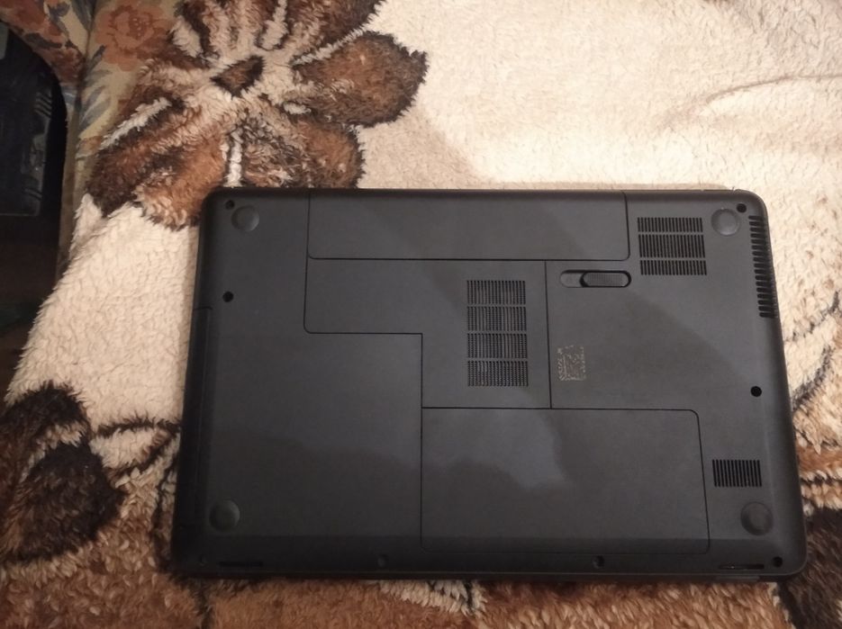 Продам ноутбук Compaq CQ58 6 Gb RAM ,AMD, ssd, батарея 5 часов износ 0