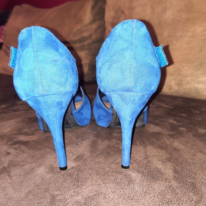 Cudne chabrowe szpilki