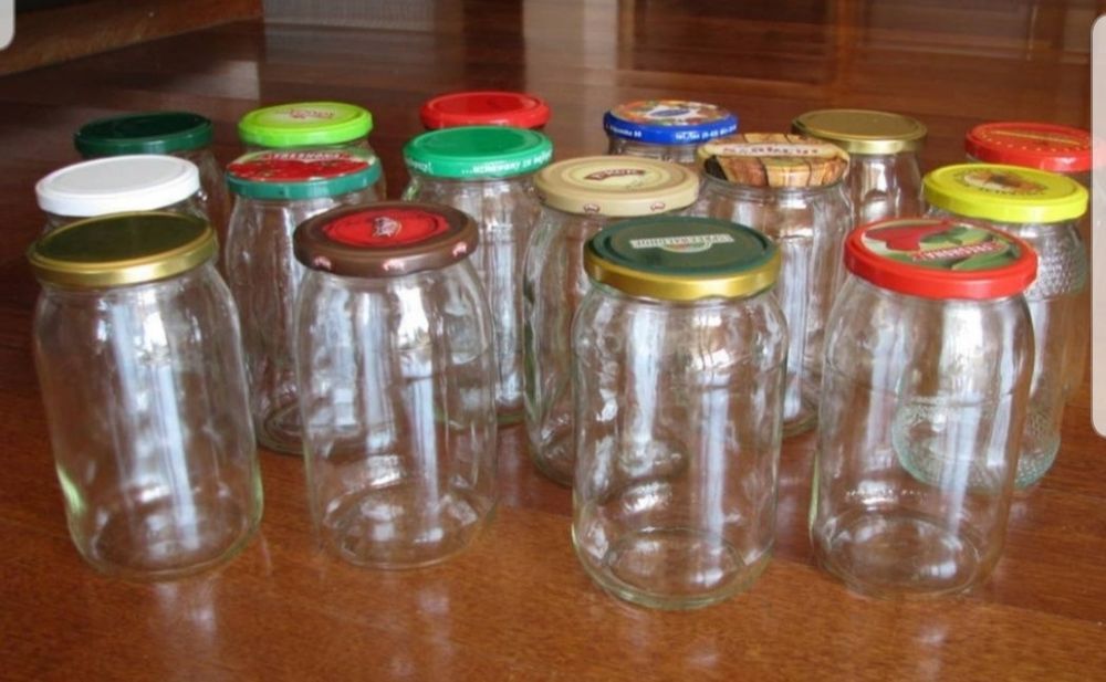 Słoiki z zakrętkami