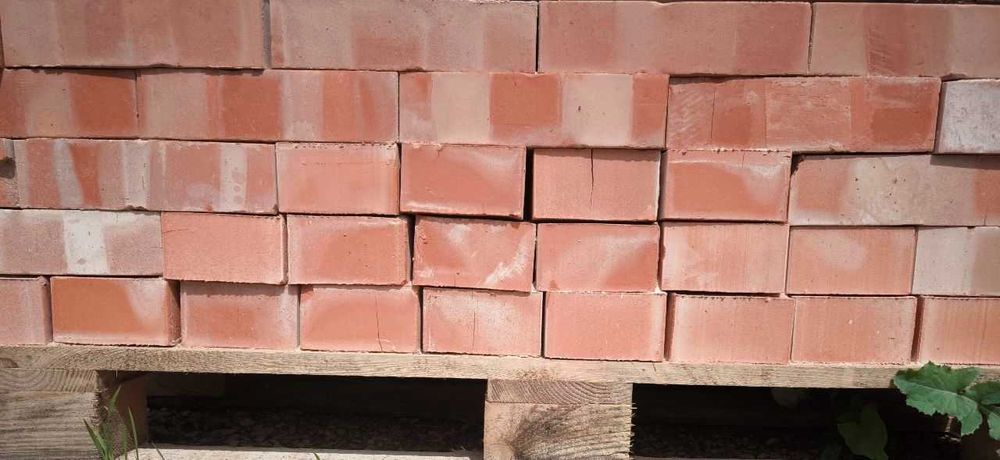 Cegła pełna 250x120x65mm kl.20 budowlana dekoracyjna ceramiczna