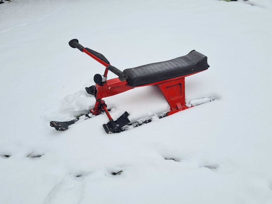 Nartosanki ZSRR PRL stare, solidne