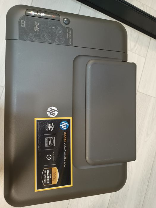 Принтер-сканер HP Deskjet 2050A All-in-One Series.