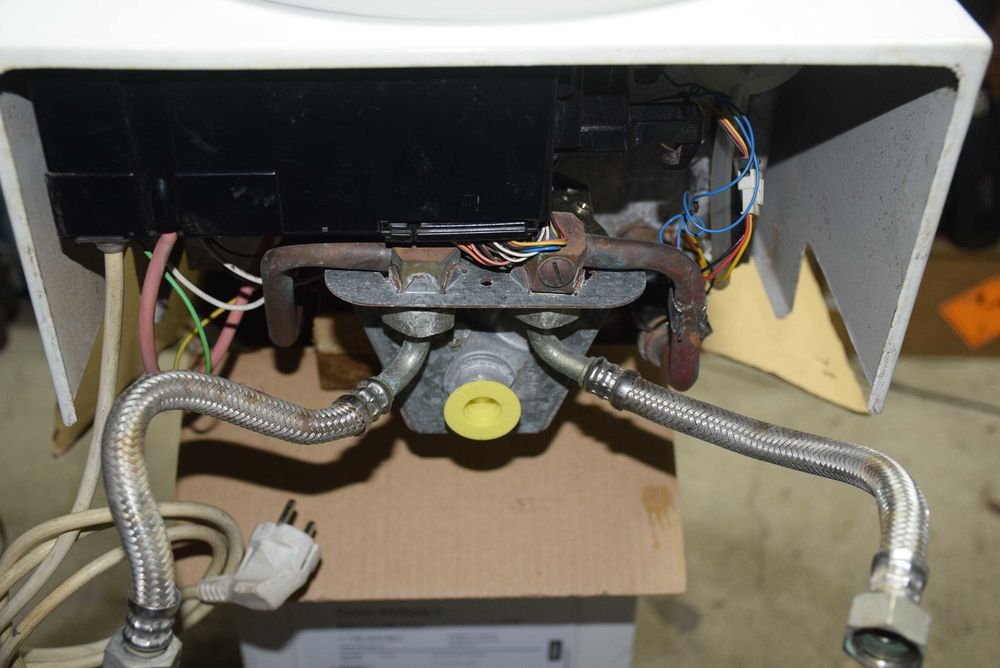 Esquentador ventilado compacto Vulcano WT11 AM1 E23 S3506 gás natural