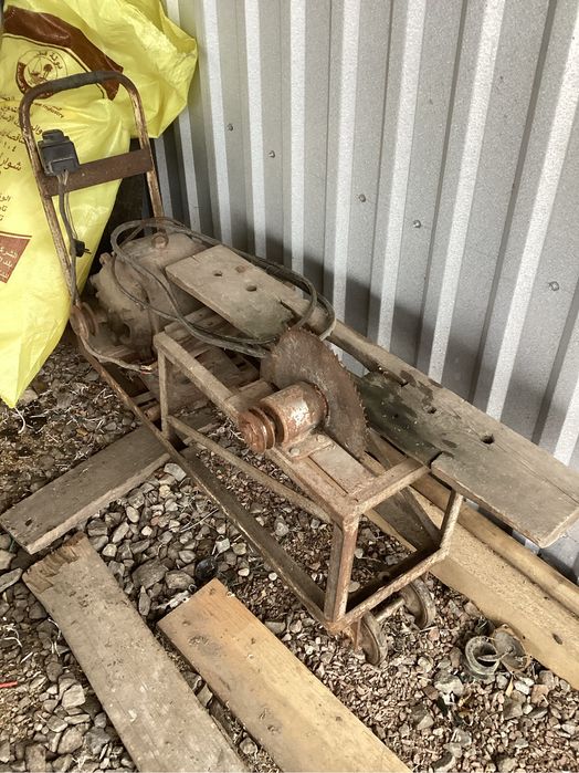 Станок деревообробний , циркулярка