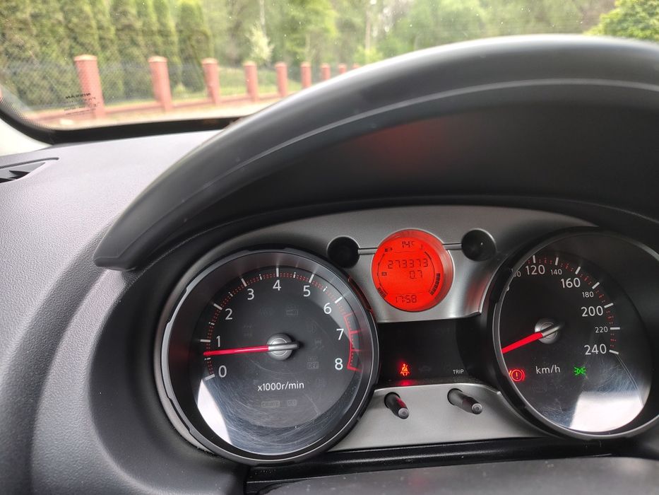 Nissan Qashqai   srebrny metalik