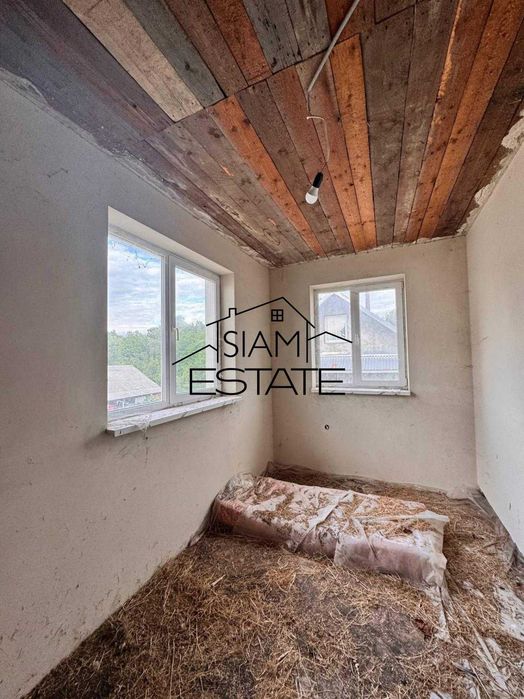 Продається малий житловий будинок з новим недобудованим будинком