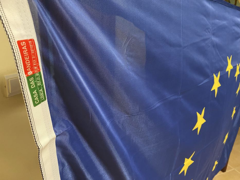 Bandeira oficial da Com. Econ. Europeia