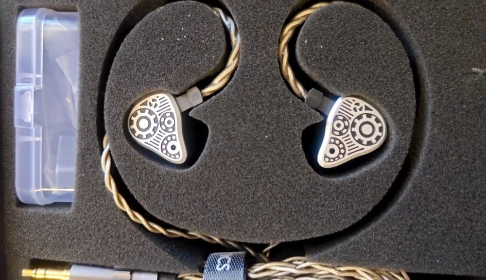 Binary Acoustics Dynaquattro IEM auriculares