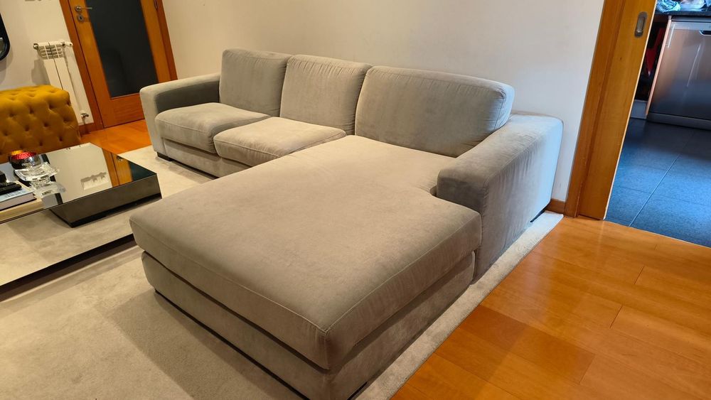 Sofá com Chaise Longue