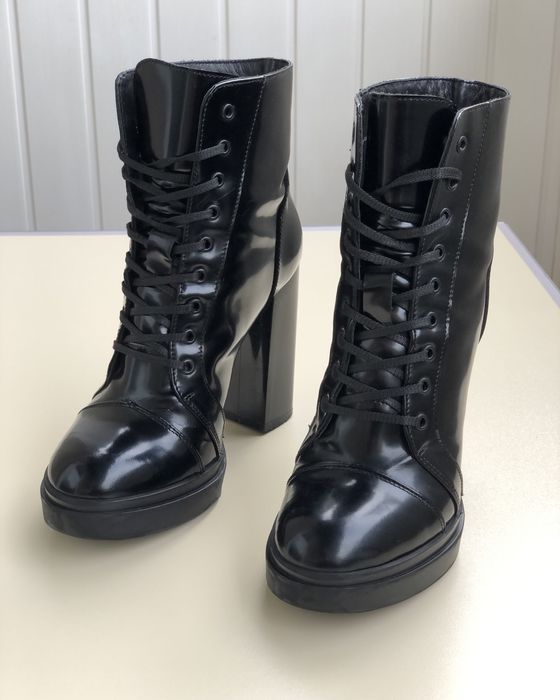 Ботинки кожаные 38